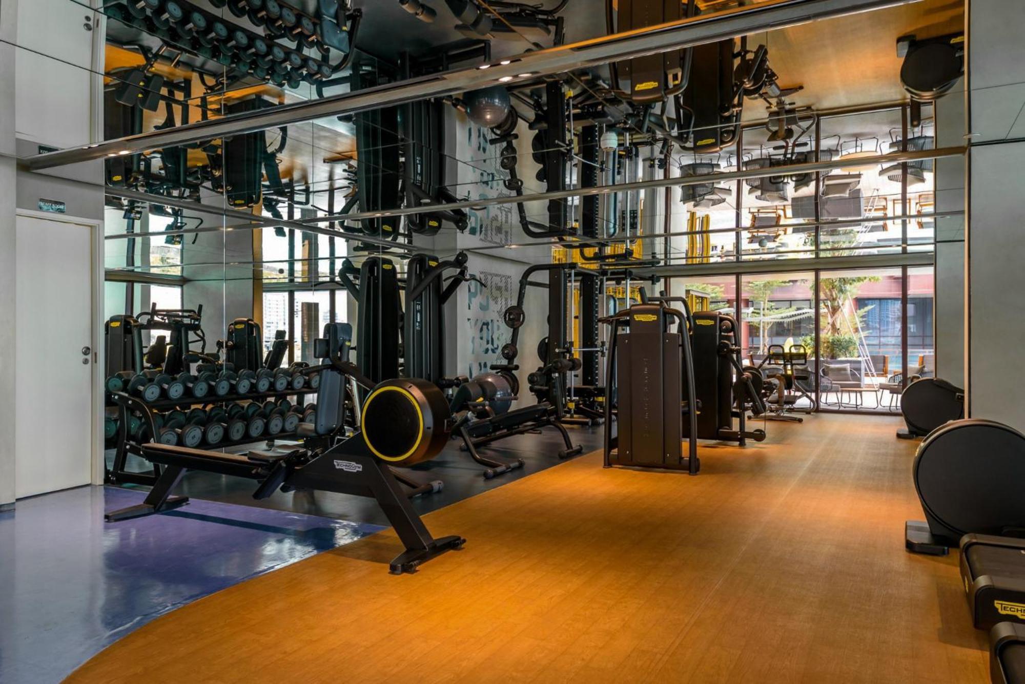 Metropole Luxury 96 Gym City Center, Infinity Pool *
