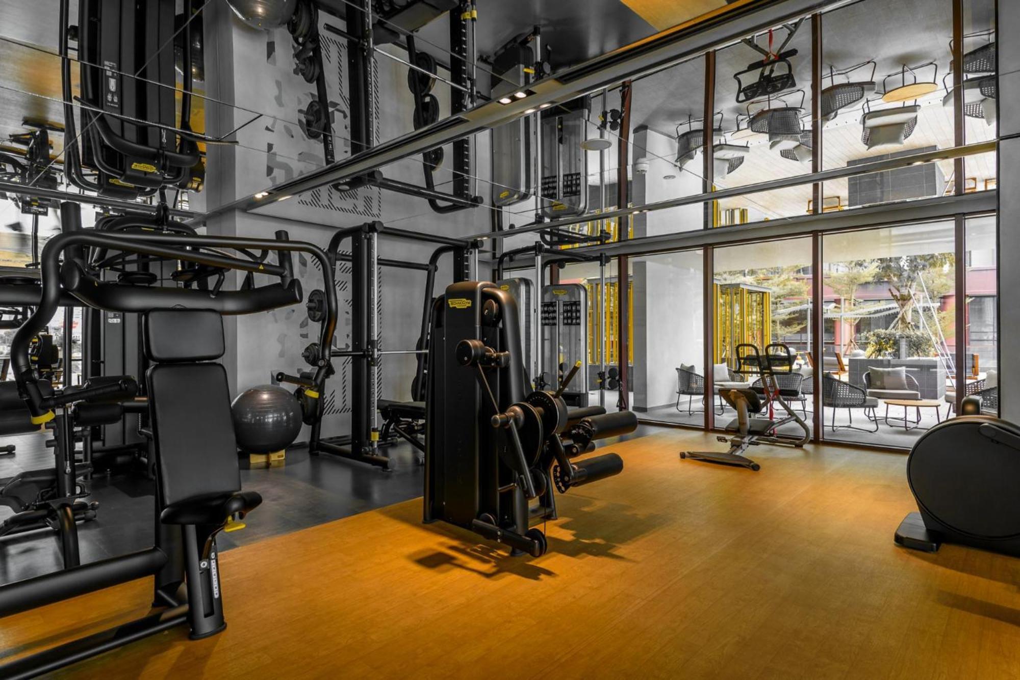Metropole Luxury 96 Gym City Center, Infinity Pool * TP. Hồ Chí Minh