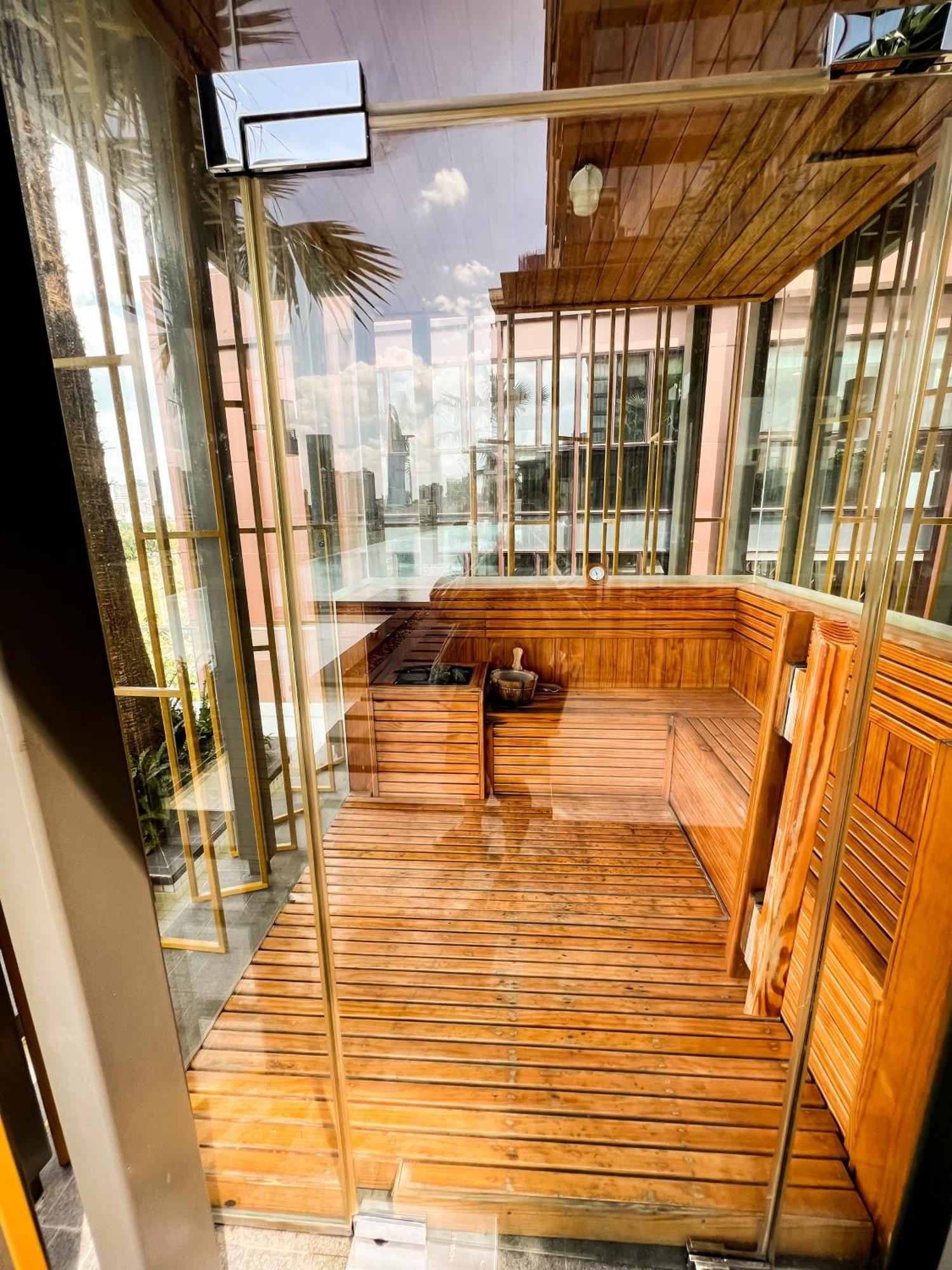 Metropole Luxury 96 Gym City Center, Infinity Pool *