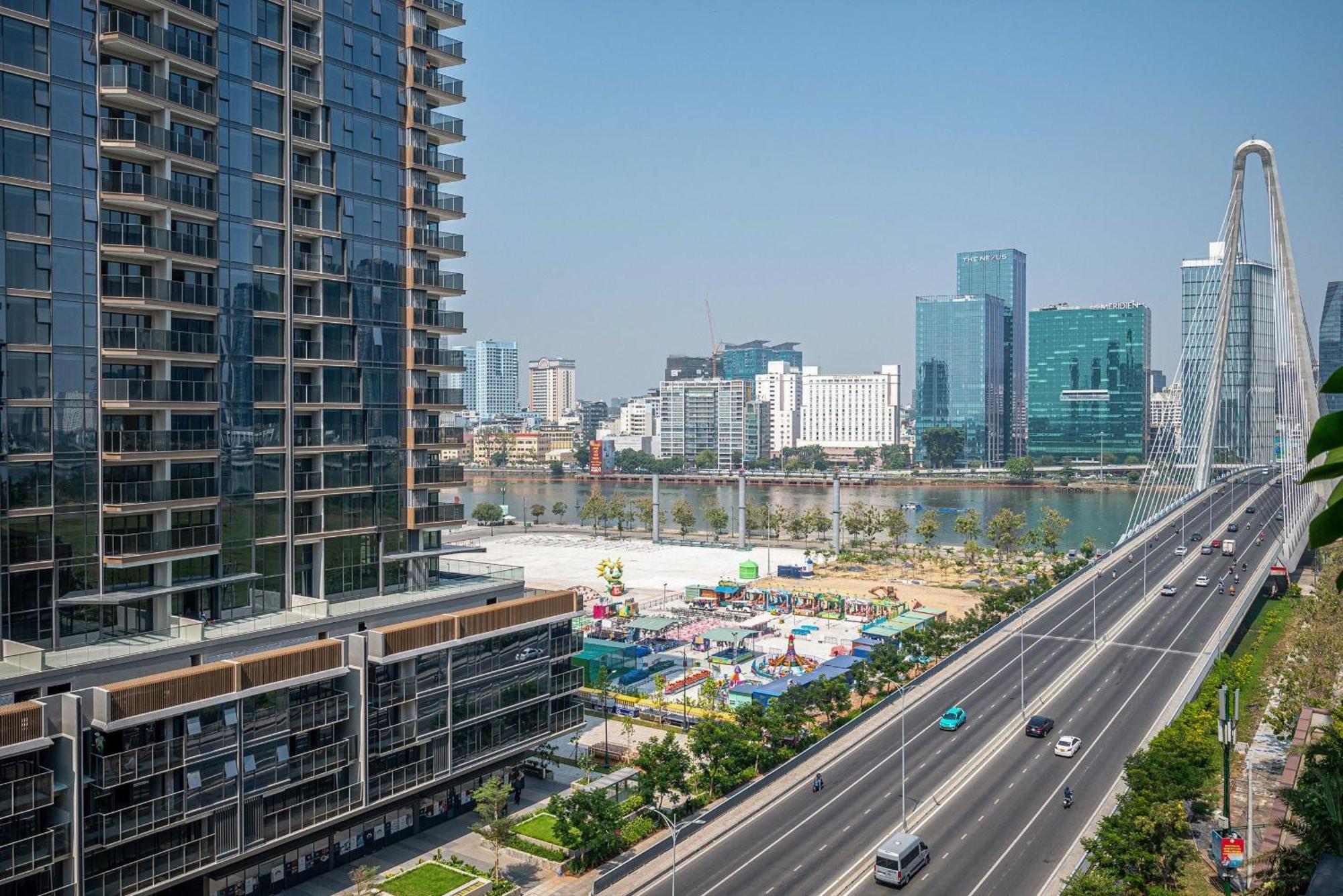 Metropole Luxury 96 Gym City Center, Infinity Pool * TP. Hồ Chí Minh